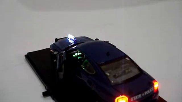 1/43 Michigan State Police Charger with Lights смотреть онлайн
