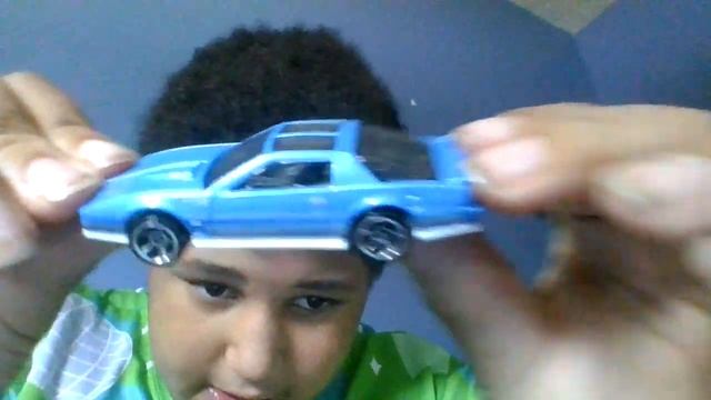 Looking At Three Hot Wheels (8/2/2023) 1984 Pontiac Firebird смотреть онлайн