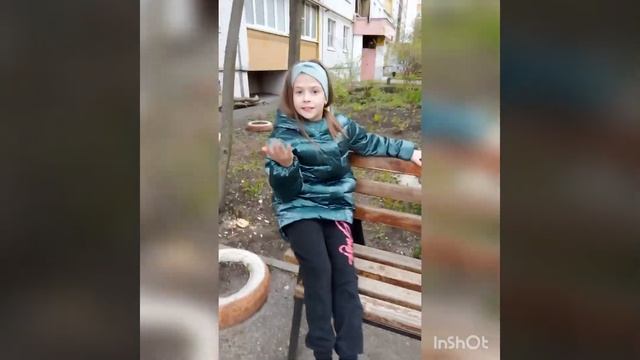 10 СПОСОБОВ как ОТДОХНУТЬ на СКАМЕЙКЕ. смотреть онлайн