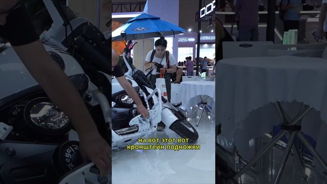 "Колесами печально в небо смотрит круизер" смотреть онлайн