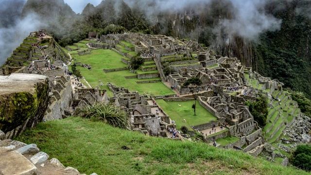 7 WONDERS OF THE WORLD  AND  OTHER 13 FINALIST