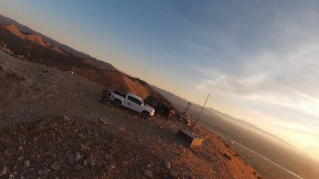 DJI FPV Video - Flag mountain over the High Desert, Apple Valley & Hesperia смотреть онлайн