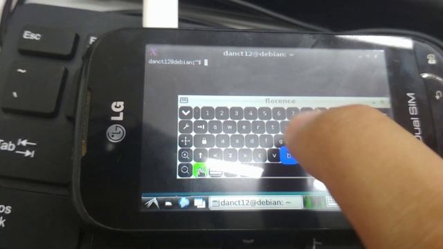 [no vnc + no chroot] Debian GNU/Linux running native on LG P698 смотреть онлайн