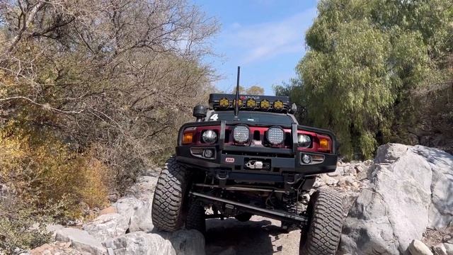 Calando el Hummer H3 con SAS смотреть онлайн