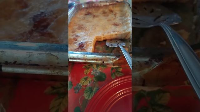 Apple Bread Pudding. It's golden delicious. смотреть онлайн