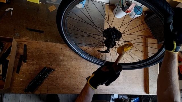 Bicycle Repair: Replacing the tires on my MTB - Dub'ya Makes смотреть онлайн