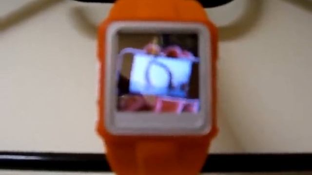 Orange MP4 Video Wristwatch playing iPhone ad смотреть онлайн