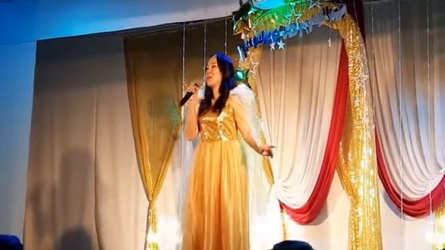 Поет Светлана Тапыева - "С новым годом" (Happy New Year) 07.01.2022 г. смотреть онлайн