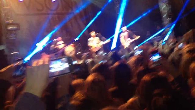 Lawson - Learn To Love Again LIVE!! Leeds O2 смотреть онлайн