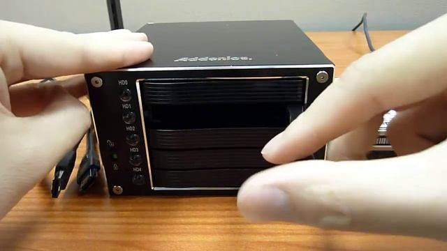 Addonics Compact RAID - Installing Hard Drives (3 of 8) смотреть онлайн