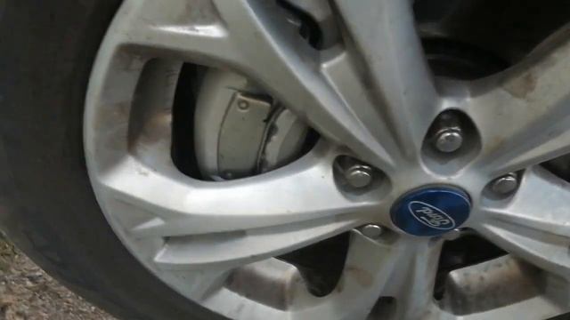 Скрип тормозов в движении