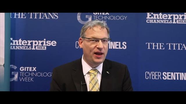 Matthias G. Eckermann, Director Product Management SUSE Linux Enterprise смотреть онлайн