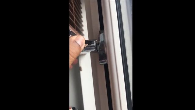 Open a stuck UPVC window handle смотреть онлайн