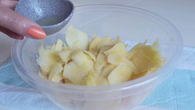 More Apples Than Dough! Quick Creamy Apple Pie Recipe смотреть онлайн