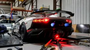 Ламборгини выхлоп