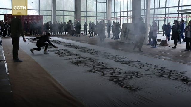 Chinese artist tackles Russian Revolution in first solo show in Moscow смотреть онлайн