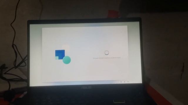 Primera configuración de laptop Asus E510MA смотреть онлайн