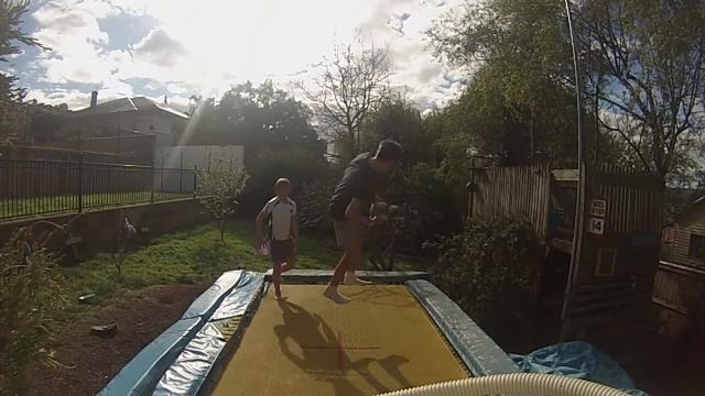 Trampoline Basketball Quickflick смотреть онлайн