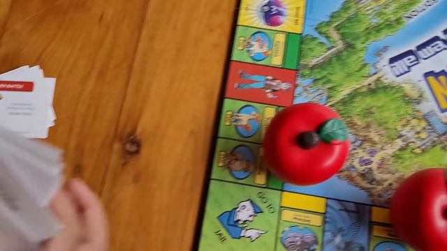 Two Red Apples Review - Pokemon Monopoly смотреть онлайн