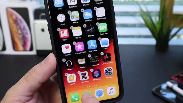 How to Hide Messages & Pictures on iPhone смотреть онлайн