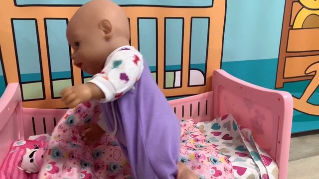 Беби бон на Машине катается, беби бон двойняшки завтракают смотреть онлайн