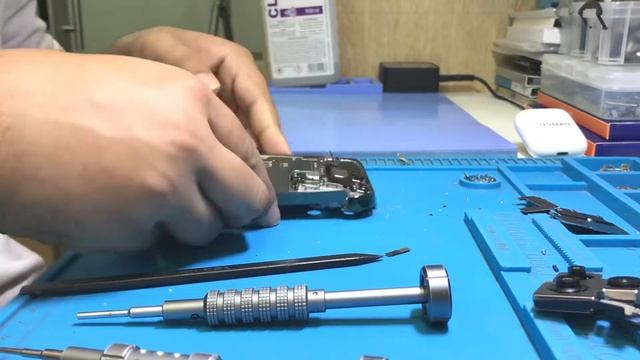 How i Restore Destroyed iphone 13 Pro Max Cracked Restoration смотреть онлайн