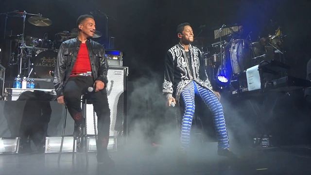 The Jacksons (HD) Looking through the window - The Jacksons Unity Tour Stockholm Waterfront 22/02/1 смотреть онлайн