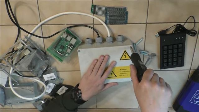 Home Automation Console - Apollo style (Part 1 of 2) смотреть онлайн