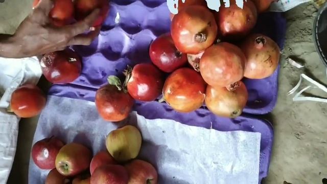 UP KE VILLAGE ME MANGO GARDEN AND APPLE ,GRAPES VLOG UP के गाँव मे आम की बाग смотреть онлайн