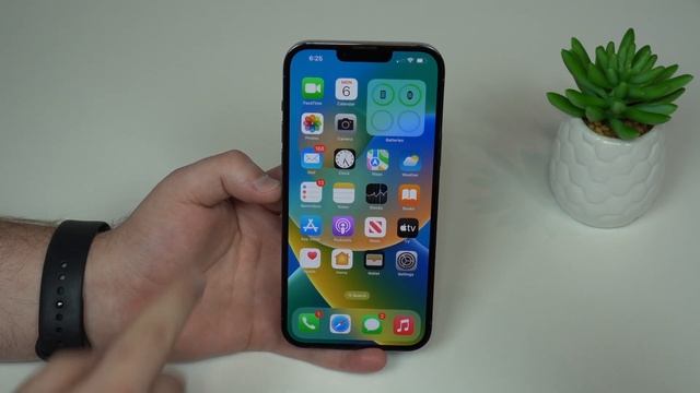 iOS 16 Hands On Overview! смотреть онлайн