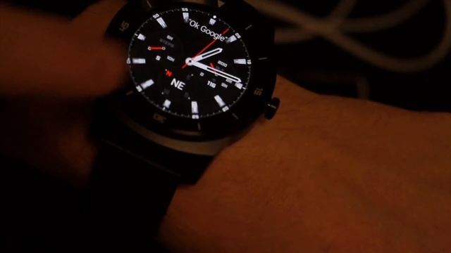 Полный обзор LG G Watch R и сравнение с Moto 360! смотреть онлайн