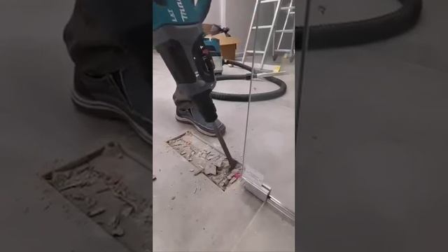 Монтаж напольного доводчика.