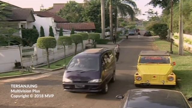 IMCDb.org: 1997 Daihatsu Espass in "Tersanjung, 1998-2005" смотреть онлайн