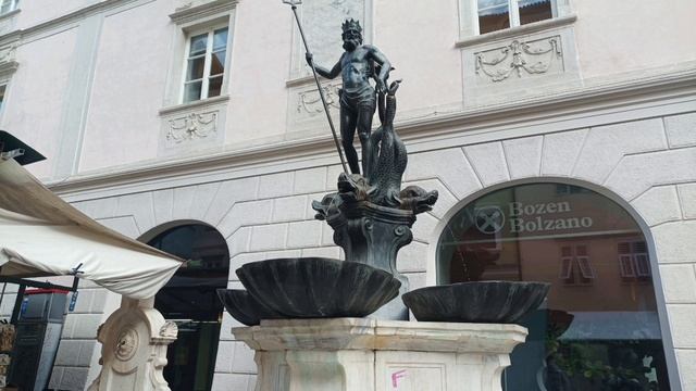 BOLZANO CENTRO, TRENTINO ITALY 🇮🇹 PHOTO 03/04/2024 смотреть онлайн