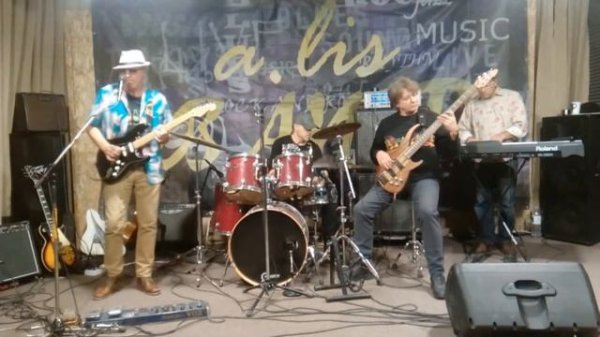 ALIS BAND I LOVED ANOTHER WOMAN