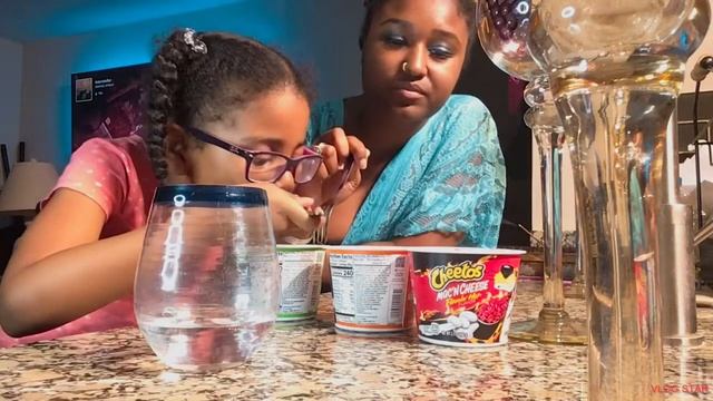 Cheetos Mac n Cheese Taste Test feat. Funny Bunny смотреть онлайн