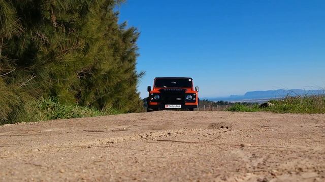 Land Rover Defender 90 – The Adventure Of A Legend смотреть онлайн