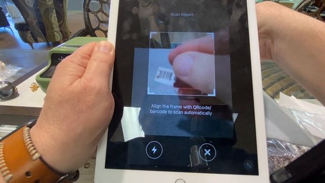 Scanning a barcode into the Niimbot B1 B21 software for printing! смотреть онлайн