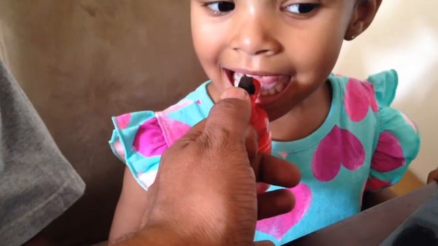 Quick Blast Sour Candy Spray Review Cherry Flavored смотреть онлайн