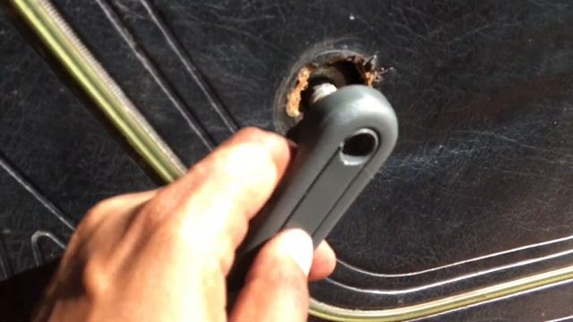 Modified Old Roll Up Window Crank Handle As Unbrakable. смотреть онлайн