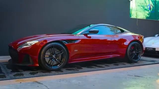 Aston Martin DBS Superleggera 2021