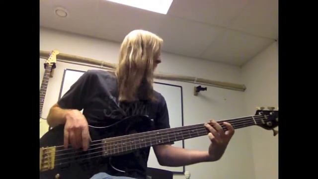 Radiohead - Paranoid Android - Bass Cover by Aidan Hampson HD смотреть онлайн