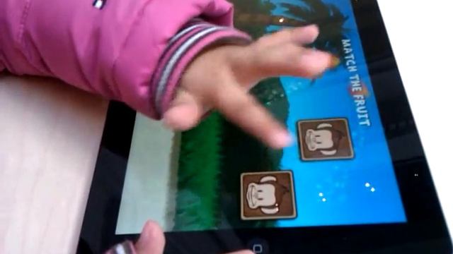 Amelie 2 jaar in Apple Store Amsterdam смотреть онлайн