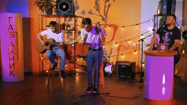 KADMÍR – 13 (Acoustic Live) 2022 смотреть онлайн