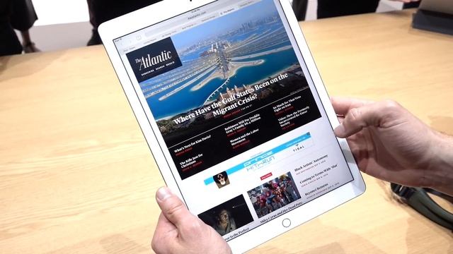 iPad Pro Hands-on! How does it compare to the Surface? смотреть онлайн