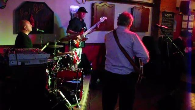 Burning Love Cover at Carrigan Arms #OpenMic смотреть онлайн