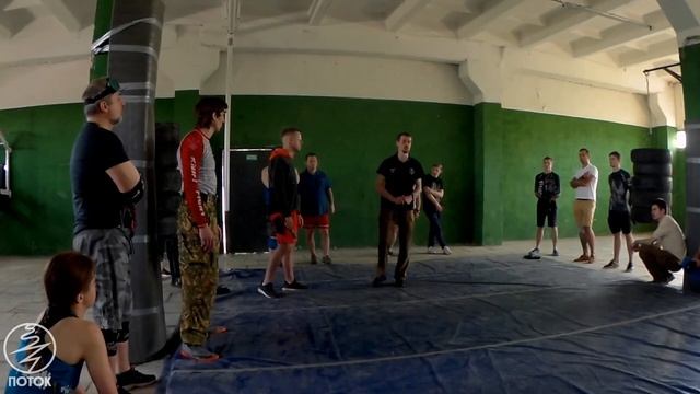 Самооборона ножом / Куда бить ножом смотреть онлайн