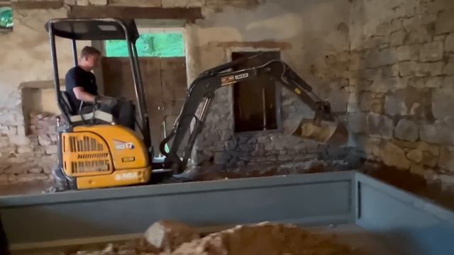 Château Shop & Garage Renovation Part 1 | Queen's Escape смотреть онлайн