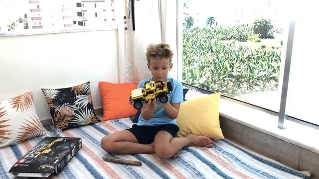 LEGO JEEP RUBICON смотреть онлайн