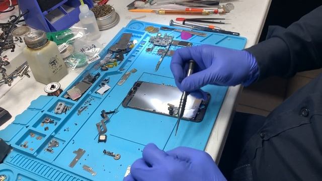 iPhone 7 Plus LCD Replacement смотреть онлайн